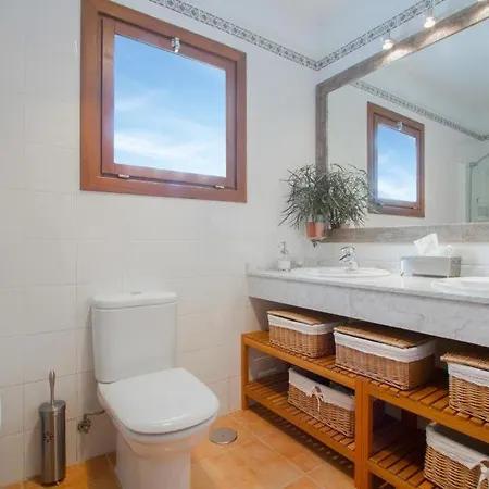 Villa In Playa Blanca Sleeps 6 Includes Swimming Pool Air Con And Wifi 6 Playa Blanca (Lanzarote)