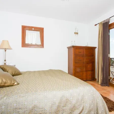 In Playa Blanca Sleeps 6 Includes Swimming Pool Air Con And Wifi 6 Playa Blanca (Lanzarote)