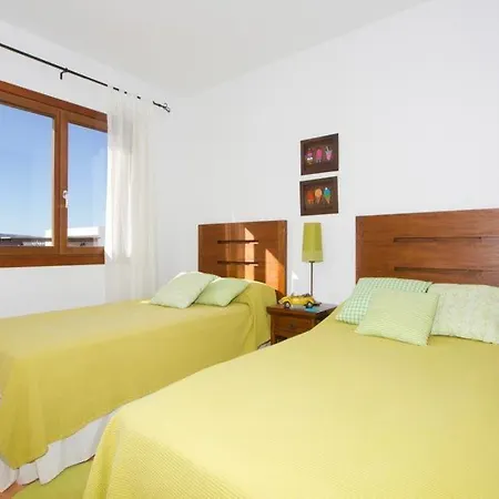 In Playa Blanca Sleeps 6 Includes Swimming Pool Air Con And Wifi 6 Playa Blanca (Lanzarote)